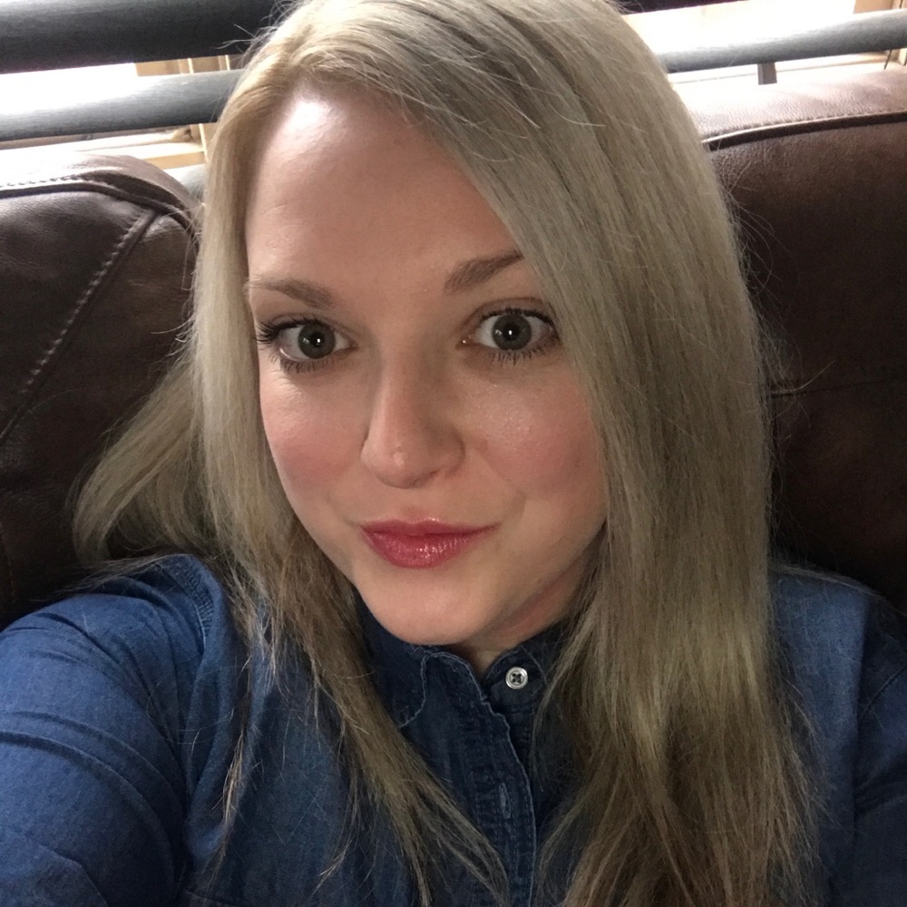 Meet your Posher, Alexis